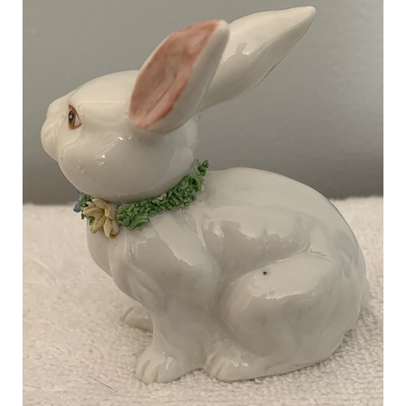Porcelain White Rabbit 1979 Enesco Flower Neckband 3 1/2” Vintage Read Desc - Picture 4 of 6